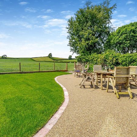 Rose Garden Cottage Heversham Bagian luar foto